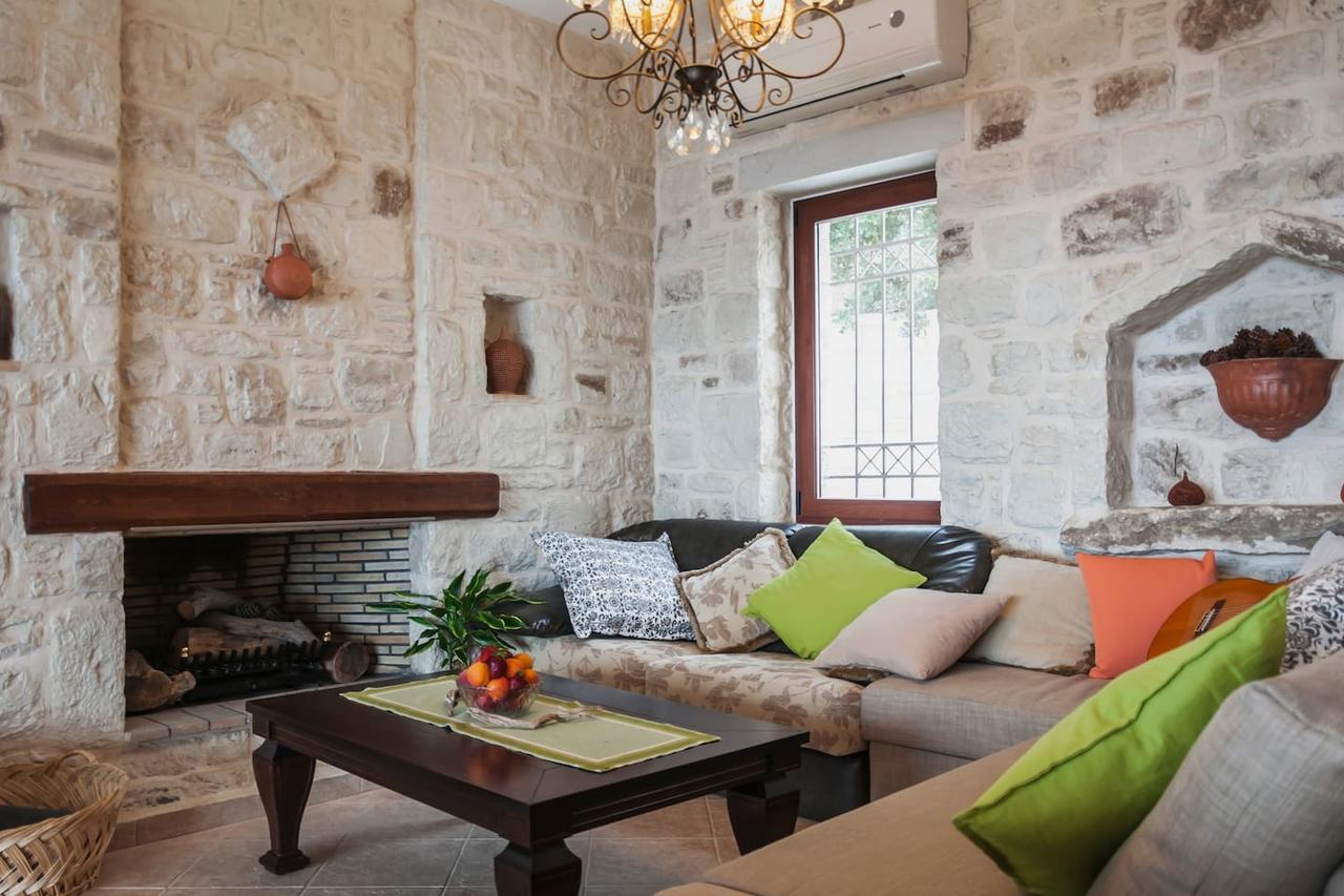 Bliss House Villa ปลากา ภายนอก รูปภาพ