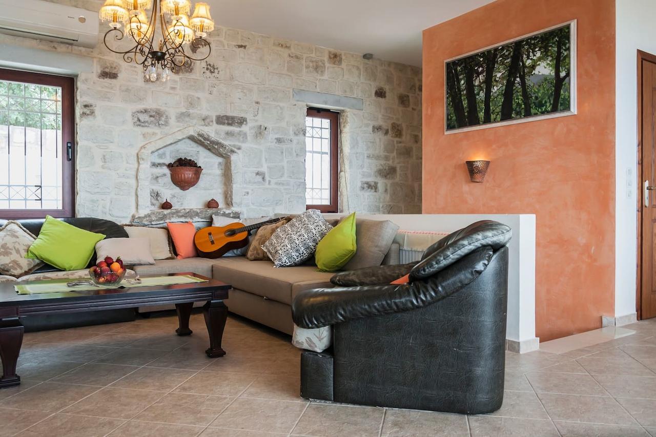 Bliss House Villa ปลากา ภายนอก รูปภาพ
