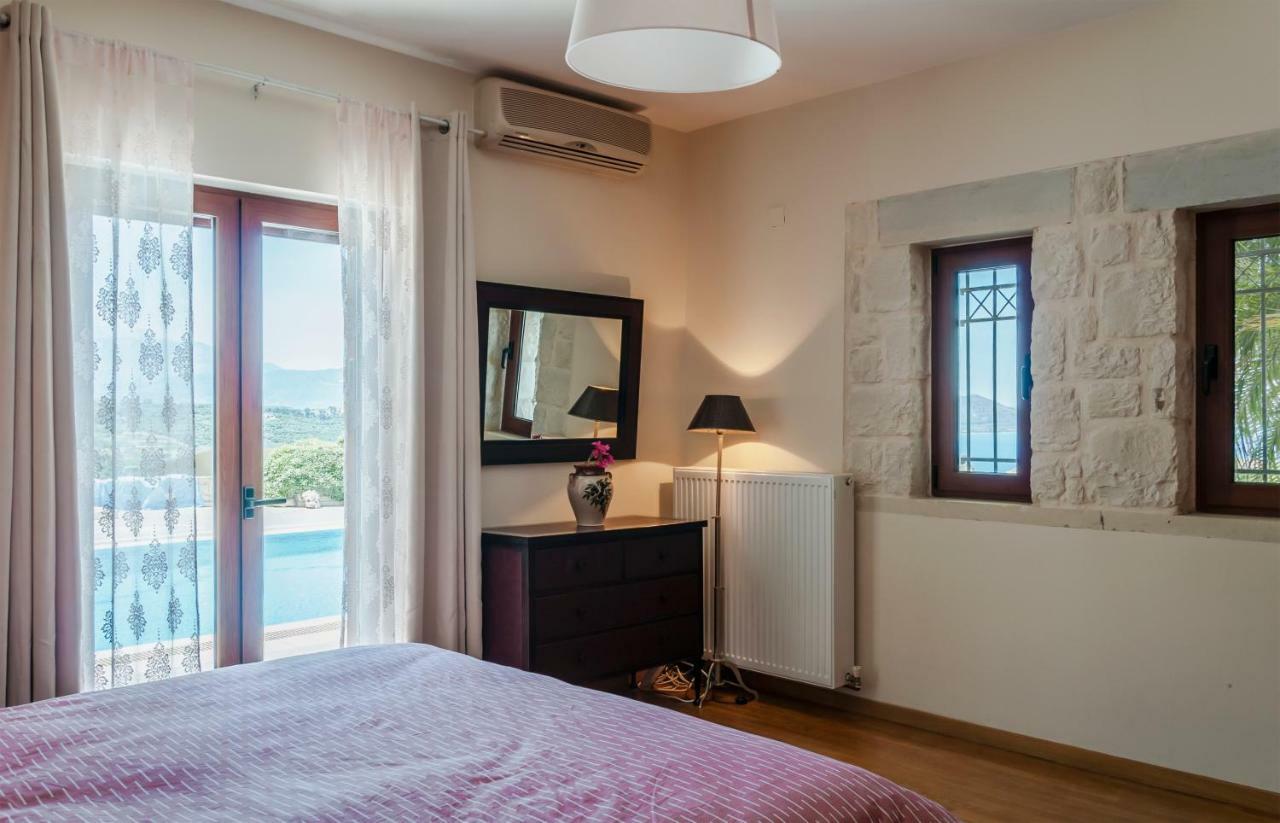 Bliss House Villa ปลากา ภายนอก รูปภาพ