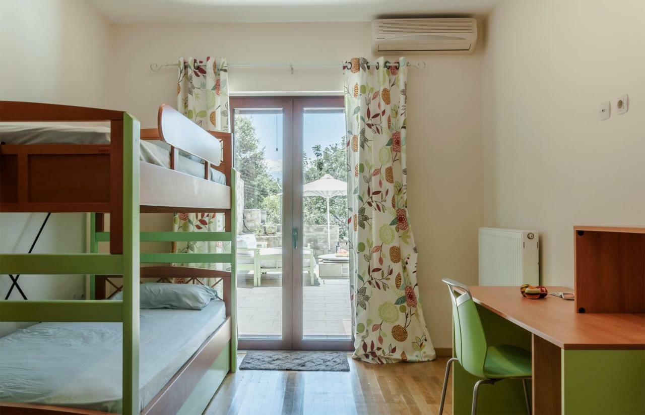 Bliss House Villa ปลากา ภายนอก รูปภาพ